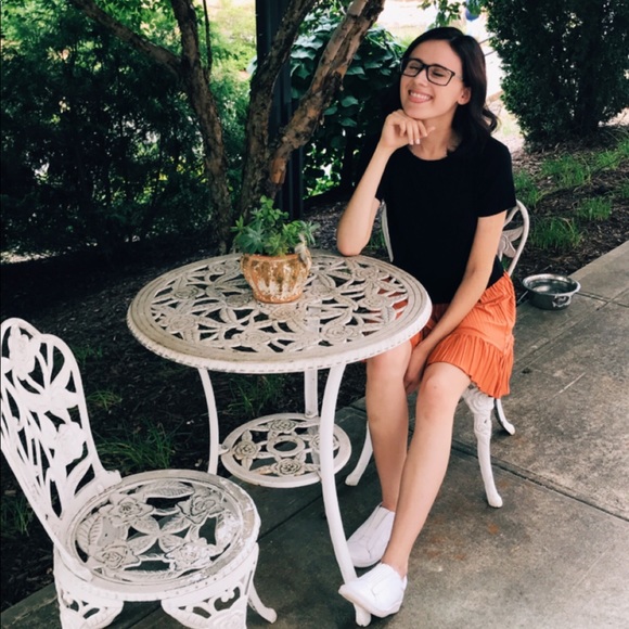 Meet your Posher, Vanessa - Picture 1 of 1